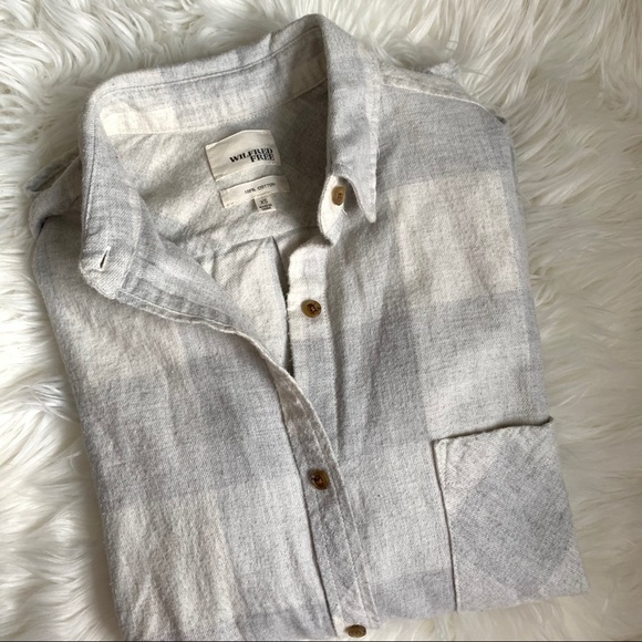Aritzia Tops - Aritzia White Flannel Shirt